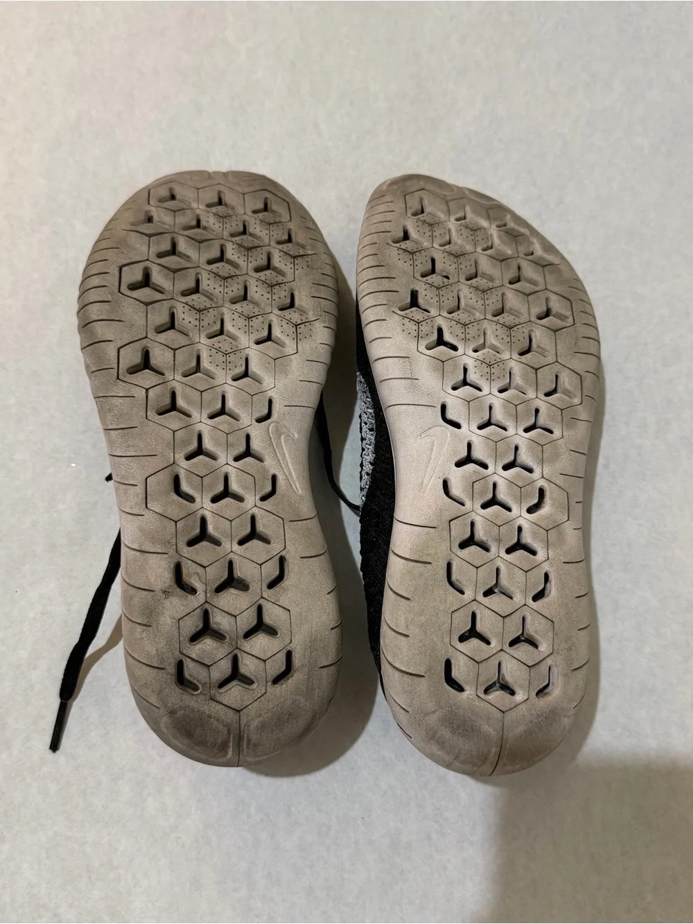 Women’s Nike Free Run Flyknit Shoes Size 7